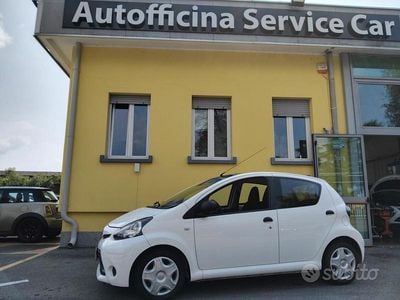Usata Toyota Aygo Connect Style 68 CV (50 kW) 2013 Bianco Utilitaria