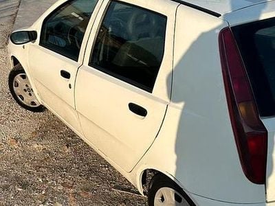 Usata Fiat Punto 2005 Bianco Utilitaria
