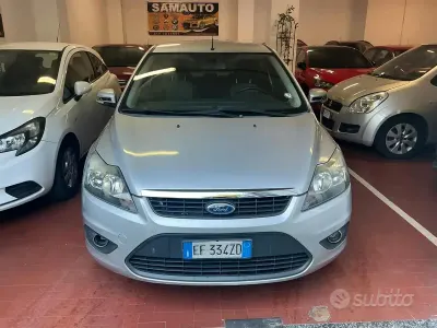 Usata Ford Focus Titanium 115 CV (84 kW) 2011 Grigio Berlina