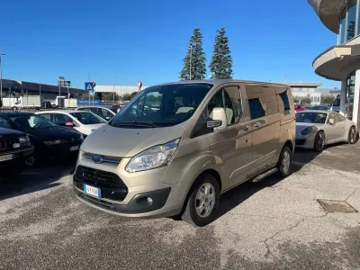 Begagnad Ford Tourneo Titanium 170 HK (125 kW) 2018 Beige Minibuss