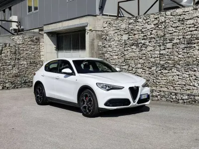 Usata Alfa Romeo Stelvio Ti 209 CV (153 kW) 2022 Bianco SUV