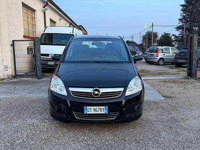 Nero Usata 2009 Opel Zafira Cosmo Monovolume | 2700 € (Buon prezzo)
