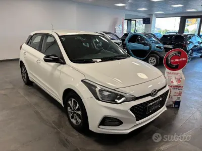Usata Hyundai i20 Advanced 75 CV (55 kW) 2019 Bianco Utilitaria