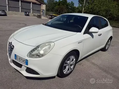 Usata Alfa Romeo Giulietta Exclusive 105 CV (77 kW) 2012 Bianco Utilitaria