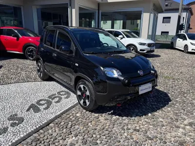 Usata Fiat Panda Cross Cross 69 CV (50 kW) 2024 Nero Utilitaria