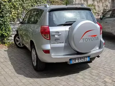 Usata Toyota RAV4 136 CV (100 kW) 2008 Grigio SUV