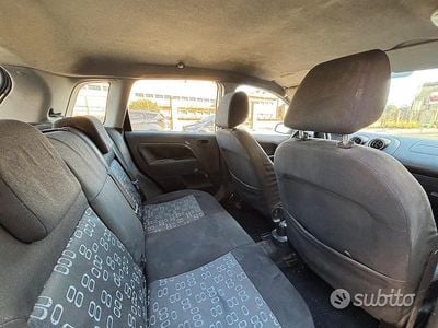 Usata Ford Fiesta 2006 Grigio Berlina