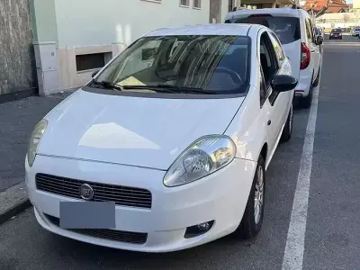 Usata Fiat Grande Punto 77 CV (56 kW) 2009 Bianco Utilitaria