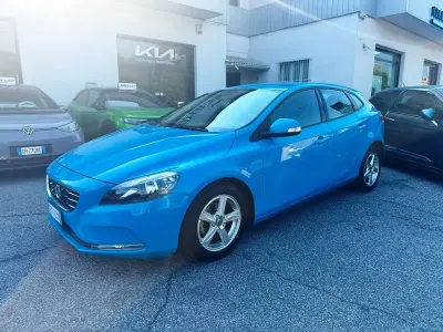 Usata Volvo V40 Kinetic 114 CV (83 kW) 2015 Blu/azzurro Berlina