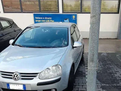 Begagnad VW Golf VI 105 HK (77 kW) 2008 Grå Halvkombi