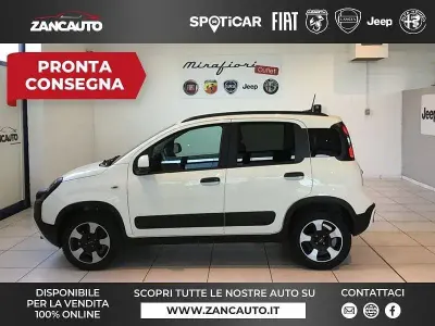 Usata Fiat Panda Cross Cross 70 CV (51 kW) 2024 Verde foresta Utilitaria