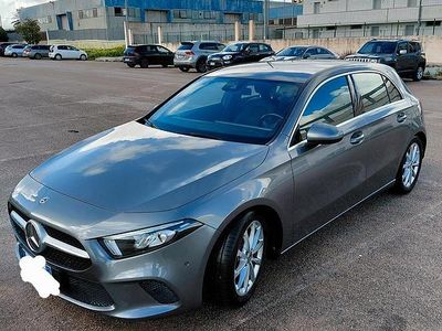 Usata Mercedes A180 116 CV (85 kW) 2018 Grigio Berlina
