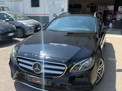 Usata Mercedes E220 Premium 194 CV (142 kW) 2016 Nero Station wagon