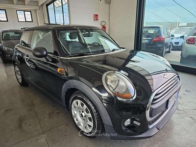 Begagnad Mini ONE 75 HK (55 kW) 2015 Svart Halvkombi