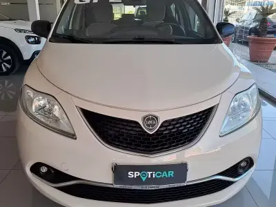 Usata Lancia Ypsilon Gold 69 CV (50 kW) 2017 Beige Utilitaria