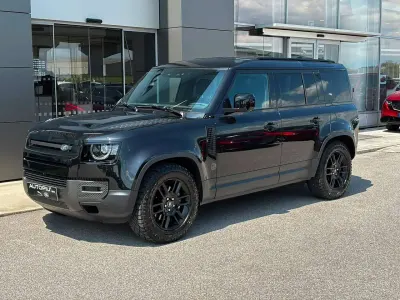 Usata Land Rover Defender SE 200 CV (147 kW) 2022 Santorini black SUV