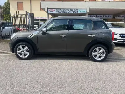 Usata Mini One Countryman 90 CV (66 kW) 2012 Nero SUV