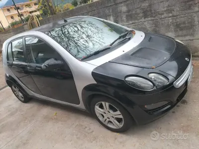 Usata Smart ForFour 75 CV (55 kW) 2004 Nero Utilitaria