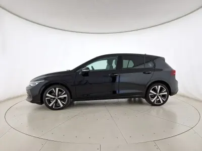 Usata VW Golf VIII Edition 204 CV (150 kW) 2025 Grenadill black metallizzato Berlina