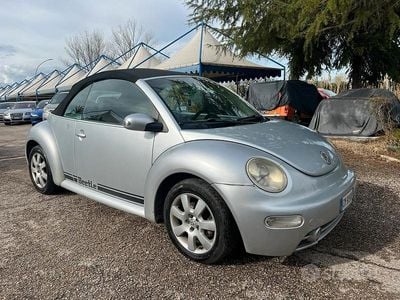 Begagnad VW New Beetle 101 HK (74 kW) 2004 Grå Halvkombi