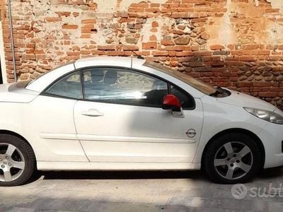 Usata Peugeot 207 75 CV (55 kW) 2011 Bianco Coupé
