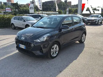 Usata Hyundai i10 67 CV (49 kW) 2023 Grigio Utilitaria