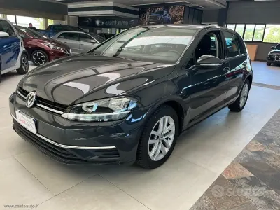 Usata VW Golf VII Sport 116 CV (85 kW) 2019 Grigio Berlina