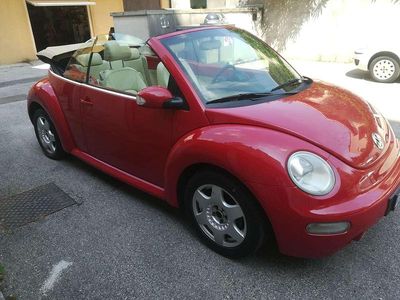 Begagnad VW New Beetle Edition 102 HK (75 kW) 2005 Röd Halvkombi