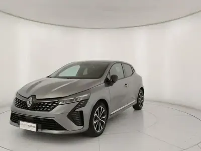 Usata Renault Clio Techno 101 CV (74 kW) 2024 Grigio Utilitaria
