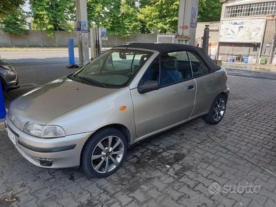Usado Fiat Punto Cabriolet 60 HP (44 kW) 1997 Cinzento Cabrios