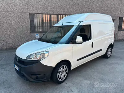 Usata Fiat Doblò Lounge 120 CV (88 kW) 2018 Bianco Monovolume