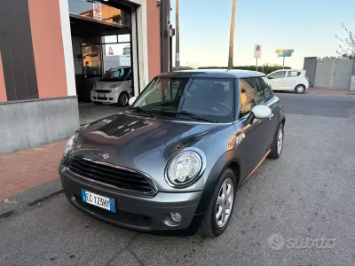 Usata Mini ONE 75 CV (55 kW) 2010 Grigio Utilitaria