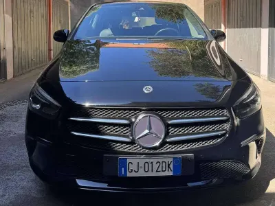 Usata Mercedes B250e Business 160 CV (117 kW) 2022 Nero Monovolume