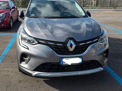 Usata Renault Captur Techno 101 CV (74 kW) 2023 Grigio SUV