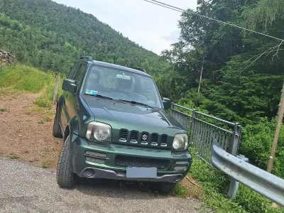 Usata Suzuki Jimny 85 CV (62 kW) 2011 Verde SUV