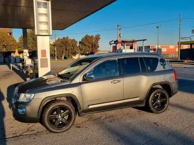 Usata Jeep Compass 163 CV (119 kW) 2011 Grigio SUV
