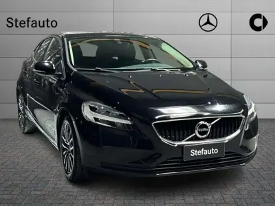 Usata Volvo V40 Business Edition 120 CV (88 kW) 2019 Nero Berlina