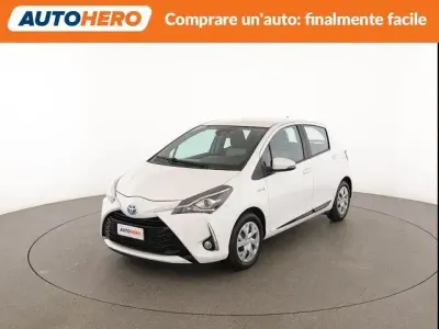 Usata Toyota Yaris Hybrid Active 73 CV (53 kW) 2018 Bianco Berlina