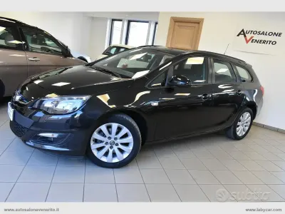 Usata Opel Astra 110 CV (80 kW) 2015 Nero Station wagon