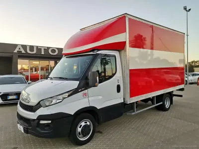 Usata Iveco Daily 145 CV (106 kW) 2015 Bianco Furgone