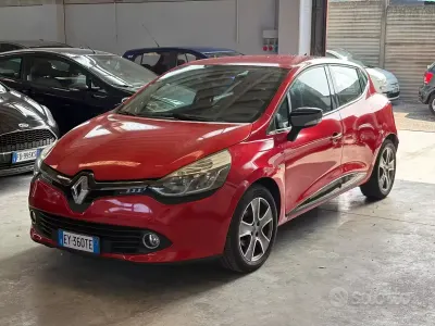 Usata Renault Clio IV 90 CV (66 kW) 2015 Rosso Berlina