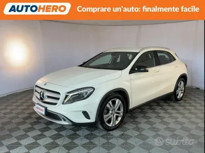 Usata Mercedes GLA220 170 CV (125 kW) 2015 Bianco SUV