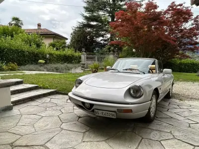 Usata Alfa Romeo Spider 120 CV (88 kW) 1992 Grigio Cabrio