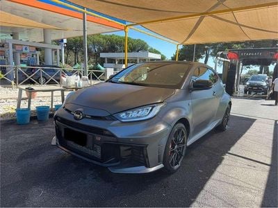 Usata Toyota Yaris 280 CV (205 kW) 2024 Grigio Berlina