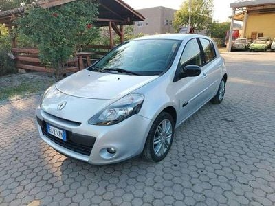 Brugt Renault Clio II 75 HK (55 kW) 2011 Sølv Sedan