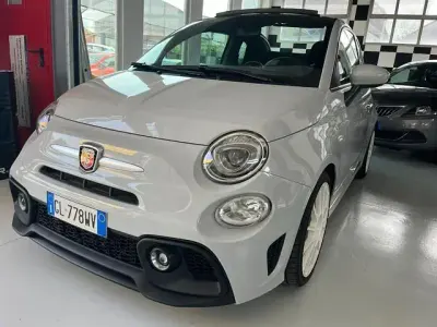 Usata Abarth 595C 165 CV (121 kW) 2022 Grigio Cabrio