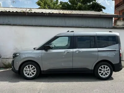 Usata Ford Tourneo Courier 125 CV (91 kW) 2024 Grigio Monovolume