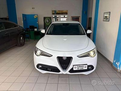 Usata Alfa Romeo Stelvio Business 180 CV (132 kW) 2018 Bianco SUV