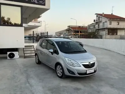 Usata Opel Meriva Cosmo 95 CV (69 kW) 2011 Grigio Monovolume
