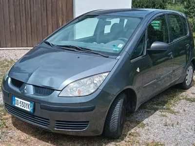 Usata Mitsubishi Colt 75 CV (55 kW) 2007 Grigio Berlina